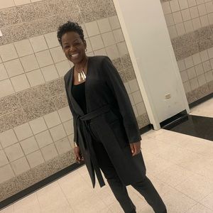 Meet your Posher, Dominique